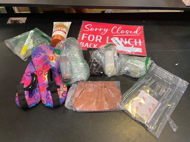 Photo 1 of Miscellaneous bundle of items