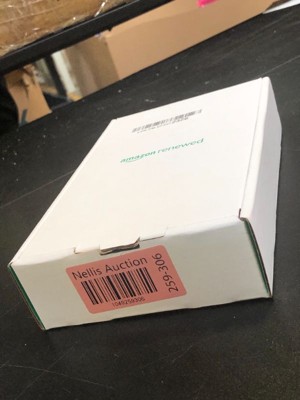 Photo 1 of Apple Watch Series 8 (GPS + Cellular, 41MM) Starlight Aluminum Case with Starlight M/L Sport Band (Renewed Premium)