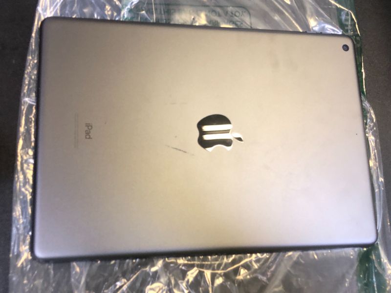 Photo 1 of Apple iPad 2020 (10.2-inch, Wi-Fi, 32GB) - Space Gray (Renewed)
