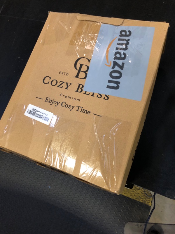 Photo 1 of Cozy Bliss Cooling Comforter King Size Seersucker Plaid, Q-Max 0.4 Reversible Lightweight Cooling Blanket, Breathable Silk Smooth Summer Bedding Quilt for Hot Sleepers Night Sweats White