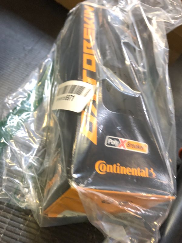 Photo 1 of Continental Ultra Gatorskin Bicycle Tire (700x25, Folding, Black)