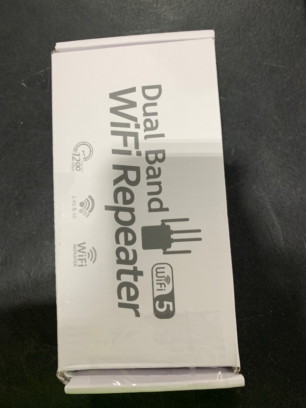 Photo 1 of Dual Band 5GHz/2.4GHz WiFi Extender Signal Booster, AQWSEDRFTGYHUJNCJNID