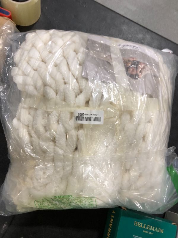 Photo 1 of Maetoow Chenille Chunky Knit Blanket Throw ?40×50 Inch?, Handmade Warm & Cozy Blanket Couch, Bed, Home Decor, Soft Breathable Fleece Banket, Christmas Thick and Giant Yarn Throws, Cream