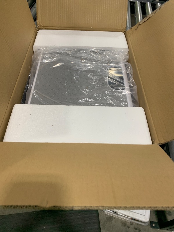 Photo 1 of Taevno Vibration Plate Exercise Machine Weight Loss, Full Body Shaker Workout Vibration Plates Lymphatic Drainage, Stand Shake Vibrating Plate for Women Men 450 Lbs Capacity Fitness Platform White