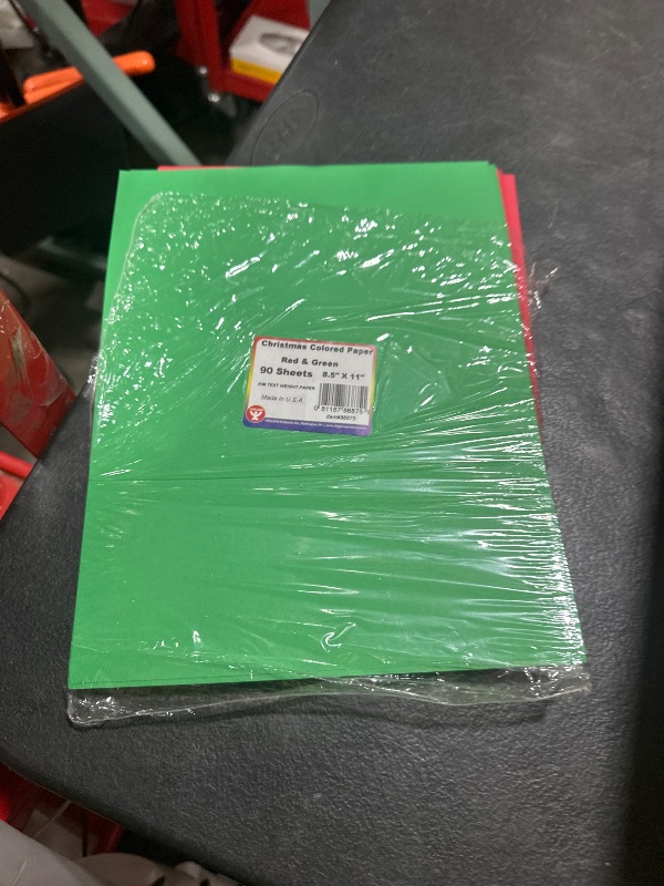 Photo 1 of Hygloss 90 Sheets Holiday Christmas Colored Paper - 8.5x11-Inch Red and Green Letter Size Color Copy Paper - 24 lb/ 89 GSM, Acid-Free, Fade-Resistant