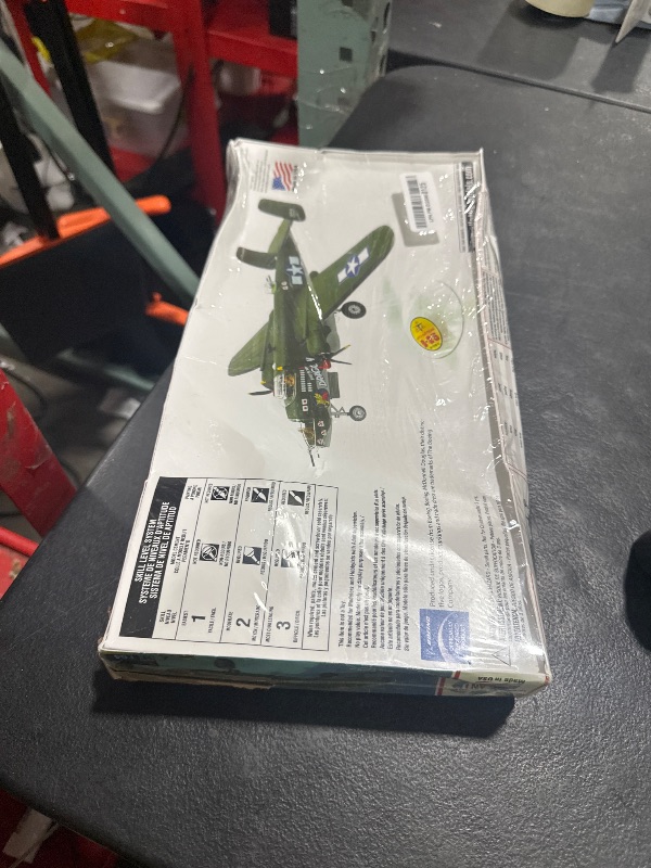 Photo 1 of Atlantis Model 1/24 1957 Tom McCwen's Chevy Funneaker Plastic Model ATLAMCH7172