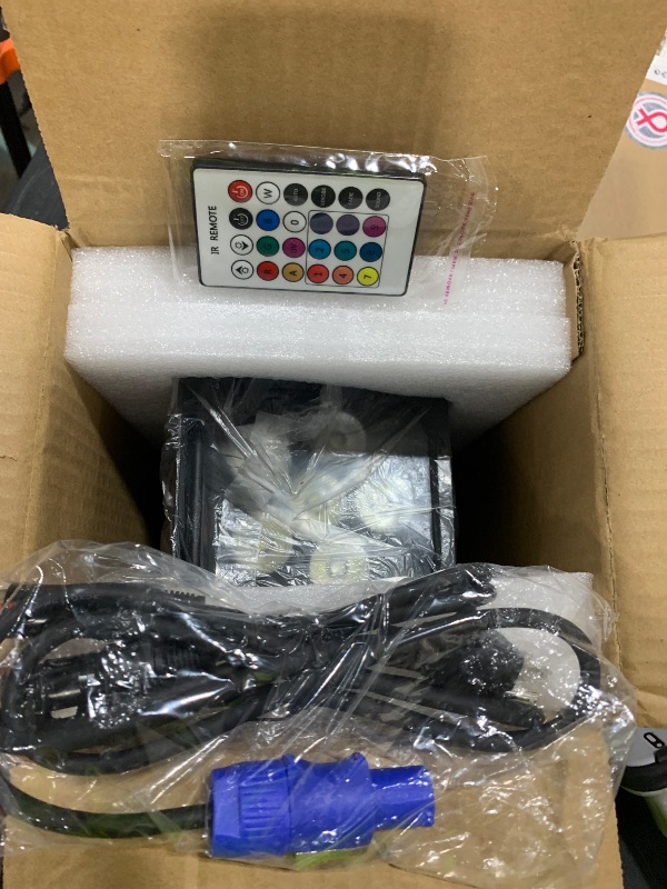 Photo 1 of Battery Powered Uplights Rechargeable Par Can 6x18W RGBWA+UV LED Uplight 9600 mAh APP/Remote/DMX512 Control Stage Lights Uplighting Indoor for Wedding DJ Church Christmas Dance