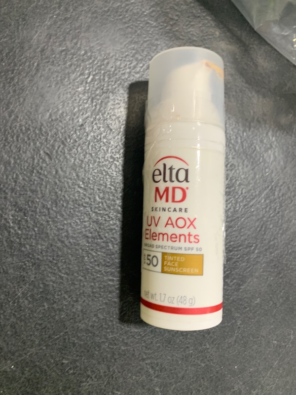 Photo 1 of EltaMD UV Daily Tinted SPF 40 Face Sunscreen Moisturizer with Zinc Oxide, Tinted Daily Face Moisturizer with SPF, Sunscreen for Dry Skin,1.7 oz Pump
