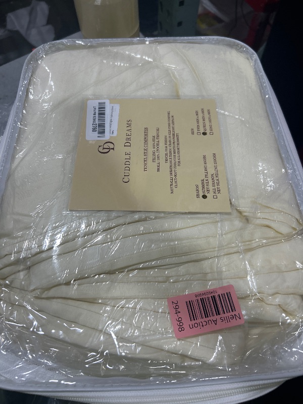Photo 1 of CUDDLE DREAMS Lightweight Silk Filled Comforter for Summer, Detachable Tencel Duvet Cover for Easy Care, Naturally Breathable (Ivory, Queen)lpnpmez9522760
