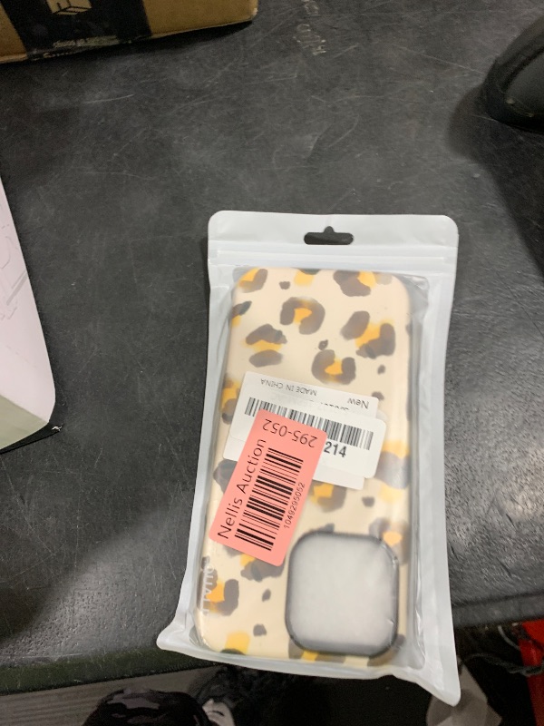 Photo 1 of PHONE CASE 