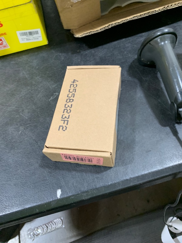 Photo 1 of Gillette Venus Deluxe Smooth Swirl Women's Razor Handle + 4 Blade Refills, Flexible Handle and Pivoting Head