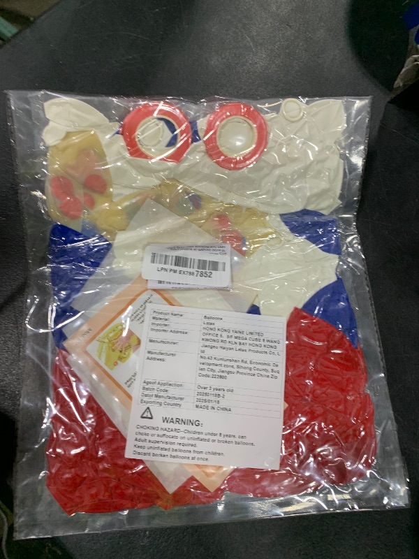 Photo 1 of Voircoloria 130pcs Red White Blue Balloons Different Sizes 18" 12" 10" 5" Party Latex Balloons for Birthday Graduation 4th of July Independence Day Anniversary New Year Holiday Party Decorations