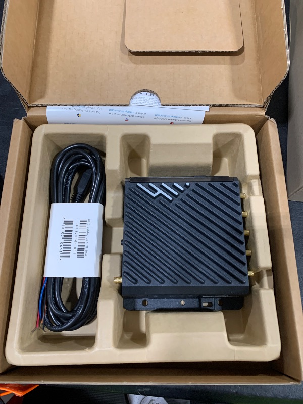 Photo 1 of 3-yr NetCloud Mobile Essentials Plan and R920 Router with WiFi (300Mbps Modem), no AC Power Supply or Antennas, North America