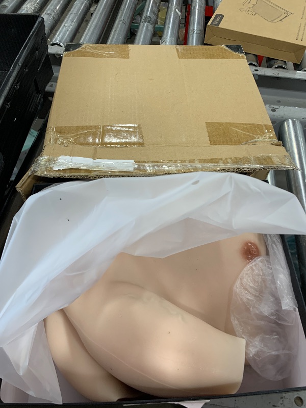 Photo 1 of ROANYER Male Chest Silicone Muscle Suit Realistic Mens Silicone Chest Cosplay Fake Muscle Belly Caucasian