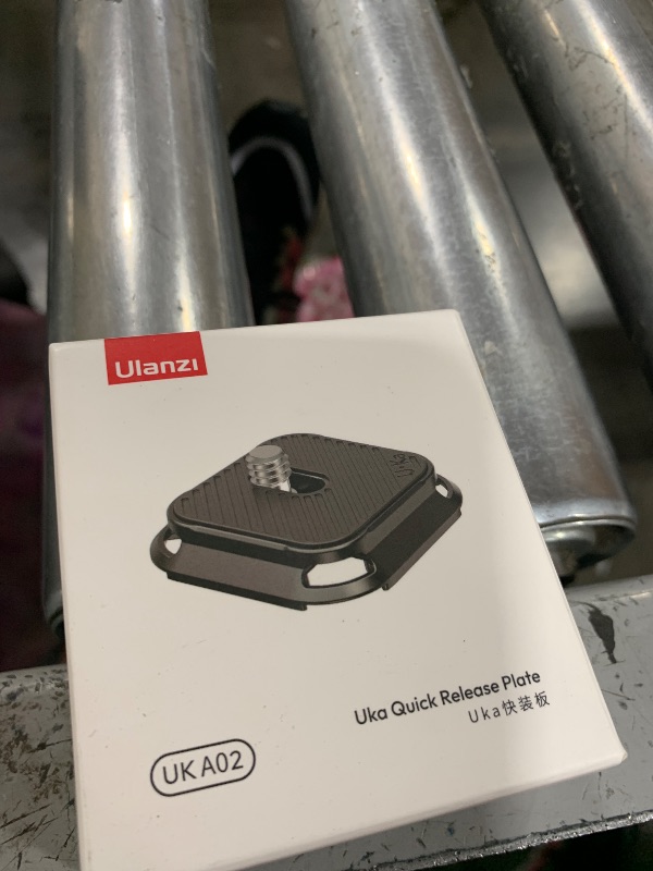 Photo 1 of ULANZI UKA02 Quick Release Plate (Top Plate) Tripod Quick Release Camera Mount Adapter System Suitable for UKA01/ UKA03/ Arca Swiss/UKA?Only Top Plate?