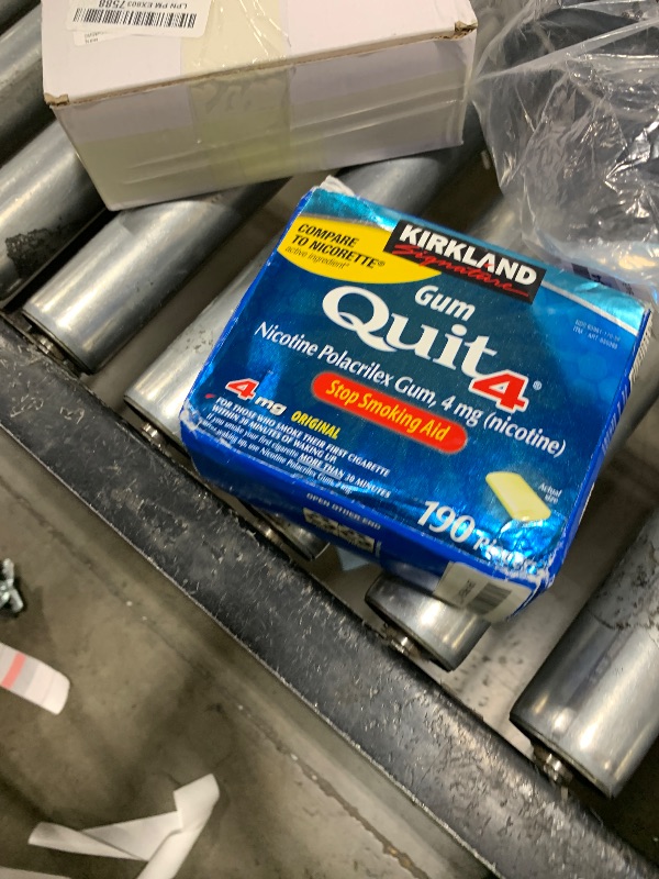 Photo 1 of Kirkland signature Gum Quit 4 Stop Smoking Aid 190 pieces