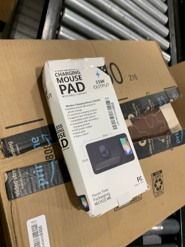 Photo 1 of 15W Wireless Charging Mouse Pad with Wrist Support, Fast Qi Wireless Charger Mouse Mat for iPhone 16/15/14/13/12/12 Pro/11/11Pro/XR/Xs/X, Samsung Galaxy S10/S9/S8 Plus Note 9/8 Multiple Devices