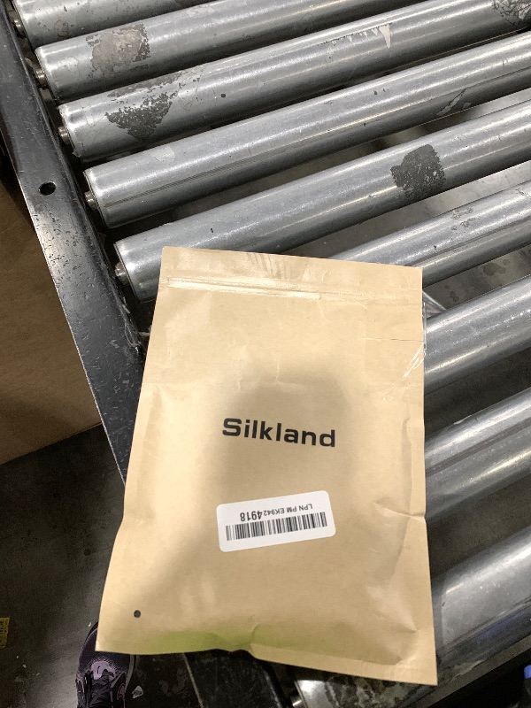 Photo 1 of Silkland USB 4 Cable for Thunderbolt 4 Cable 6.6FT/2M, 40Gbps Data Sync, 8K Display/4K@240Hz, 240W Charging, USB C Video Cable Compatible for Thunderbolt 3, MacBook, Monitor, Docking, iPhone 16/15,SSD
