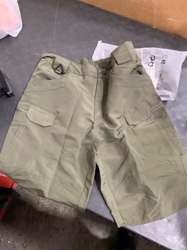 Photo 1 of SHORTS SIZE 34/LARGE