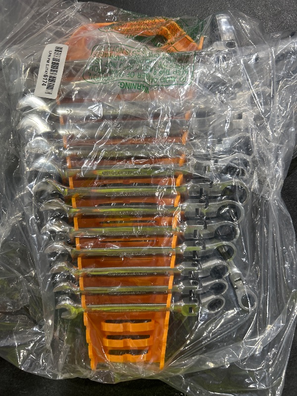 Photo 1 of GEARWRENCH 16 Pc. Ratcheting Flex Combination Wrench Set, Metric - 9902D