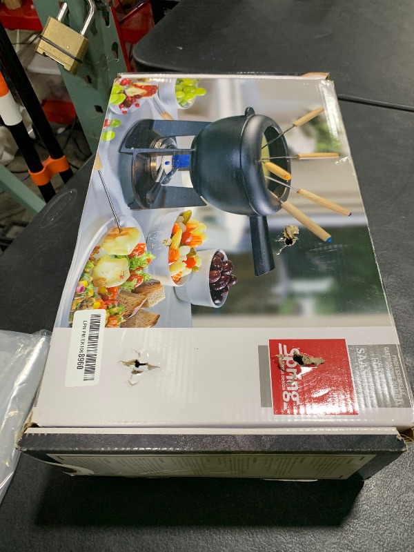 Photo 1 of Spring SAAS Fee Cast Iron Black Fondue Set 20cm