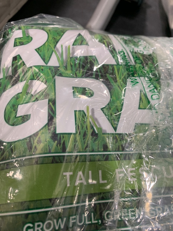 Photo 1 of Scotts Turf Builder Rapid Grass Tall Fescue Mix, Combination Grass Seed and Fertilizer, Grows Green Grass in Just Weeks, 5.6 lbs.