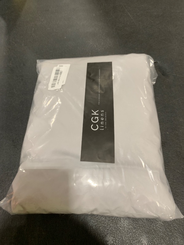 Photo 1 of Extra Deep Queen Fitted Sheet - Hotel Luxury Single Fitted Sheet Only - Easily Fits 18 inch to 24 inch Mattress - Ultra Soft, Wrinkle Free with Extra Deep Pockets - Breathable & Comfy - French Grey
