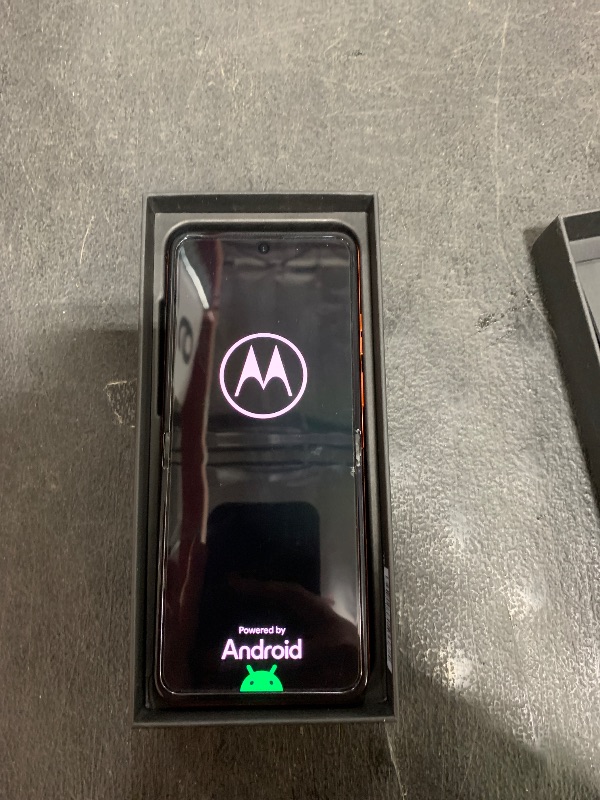 Photo 1 of Motorola razr | 2024 | Unlocked | Made for US 8/256GB | 50MP Camera | Spritz Orange