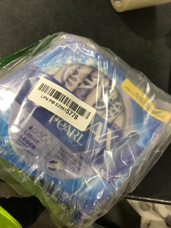 Photo 1 of Tampax Pearl Plastic Tampons, Light Absorbency, Unscented, 36 Count (Pack of 2) (72 Total Count) (Packaging May Vary)