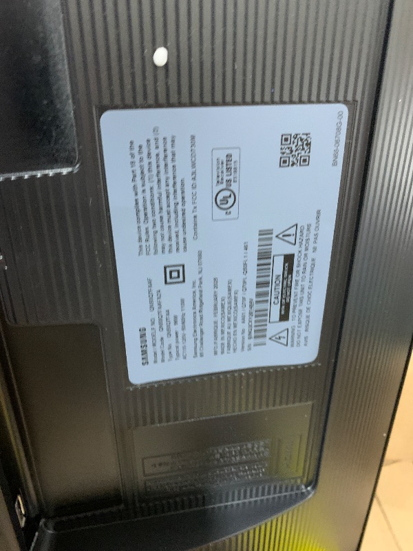 Photo 1 of Samsung 50-Inch Class QLED Q7F Series Samsung Vision AI Smart TV (2025 Model, 50Q7F) Quantum HDR, Object Tracking Sound Lite, Q4 AI Gen1 Processor, 4K upscaling, Gaming Hub, Alexa Built-in FOR PARTS ONLY