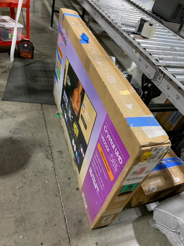 Photo 1 of Samsung 58-Inch Class Crystal UHD U8000F 4K Smart TV (2025 Model) Endless Free Content, Crystal Processor 4K, MetalStream Design, Knox Security, Alexa Built-in FOR PARTS ONLY