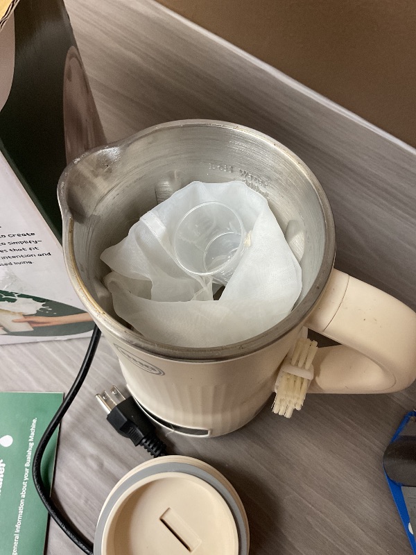 Photo 1 of SEE NOTES PICTURES……..Upgraded 20OZ Nut Milk Maker Machine - Multi-Functional Automatic Almond with 10 Blades, Plant-Based, Oat, Soy, and Dairy Free Beverages 12 Hours Timer/Auto-clean/Room Temp/Keep Warm/Boil, White