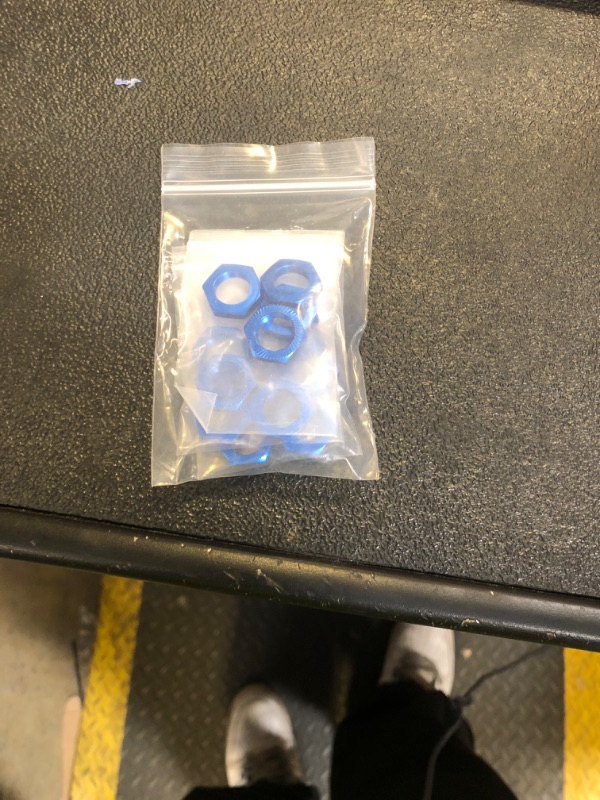 Photo 1 of SDSLD 16pcs Aluminum Wheel Nuts 17mm Thread for 1/7 1/8 RC Model Car Trucks Off Road ARRMA 6s Karton Typhon Mojave HSP Redcat Himoto Upgrade Part Blue