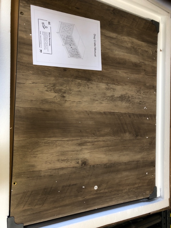 Photo 1 of 102x87 cm Dog crate.