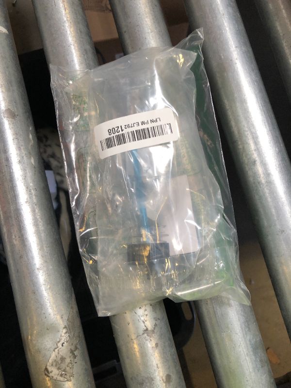 Photo 1 of RC Fuel Tank, Transparent Plastic Engine Gasoline Fuel Tank Parts Remote Control Model Accessories for RC Airplane Aircraft (260ml)