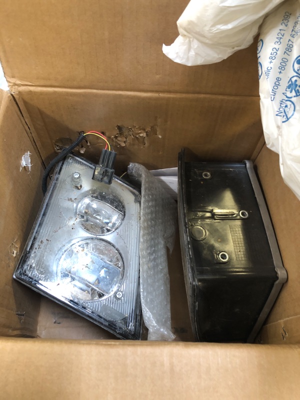 Photo 1 of Unitedlu Fog Light Lamp Replacement for 1997-2015 Volvo VNL Trucks Pair Set (Led-Chrome-Two Light)