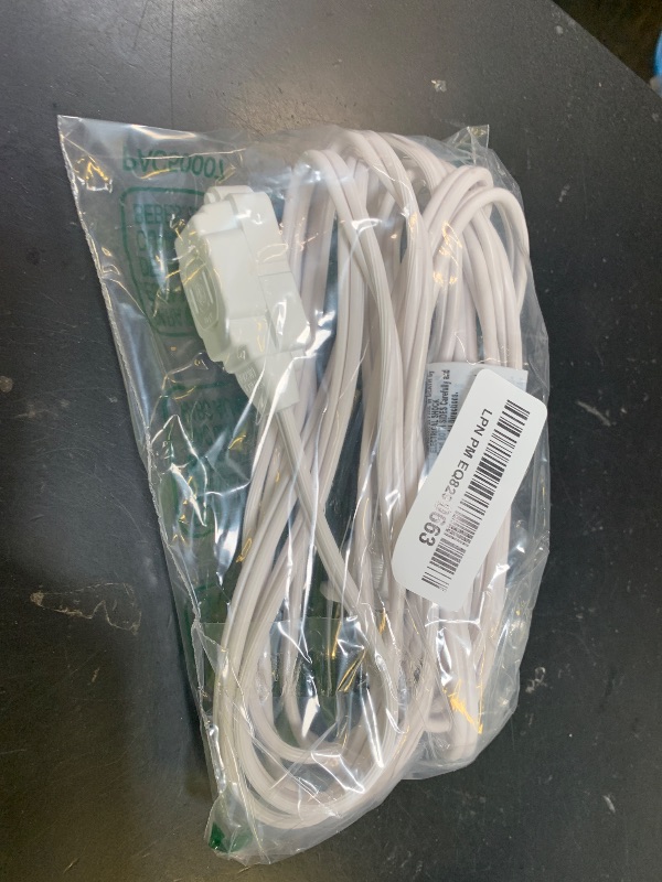 Photo 1 of GE 51954 3-Outlet Extension Cord 12 Ft Power Strip 2 Prong White