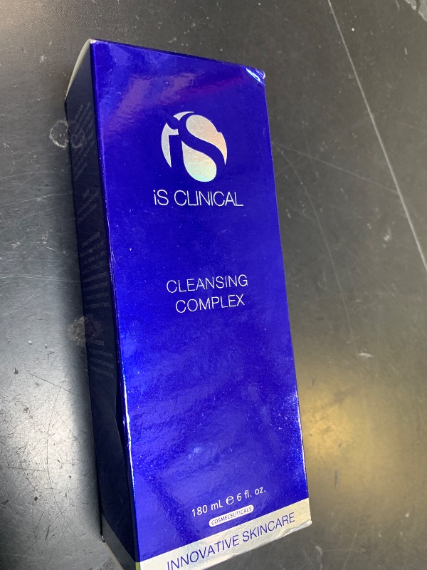 Photo 1 of iS CLINICAL Cleansing Complex, 3in1 Gentle deep pore cleanser Face Wash and Makeup remover, Helps blemish-prone skin