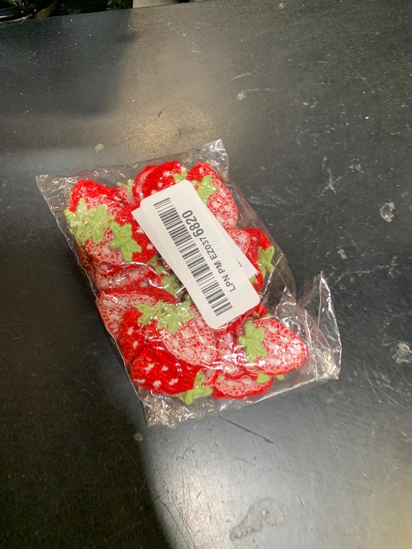 Photo 1 of IUAQDP 50 Pieces Strawberry Sew On Patch, Cute Crochet Applique Embellishment, Decorative Small Knitted Fruit Motif for Clothes Dress Bag Hat Headband Garment Fabric DIY Accessories, 1.37 x 0.98IN
