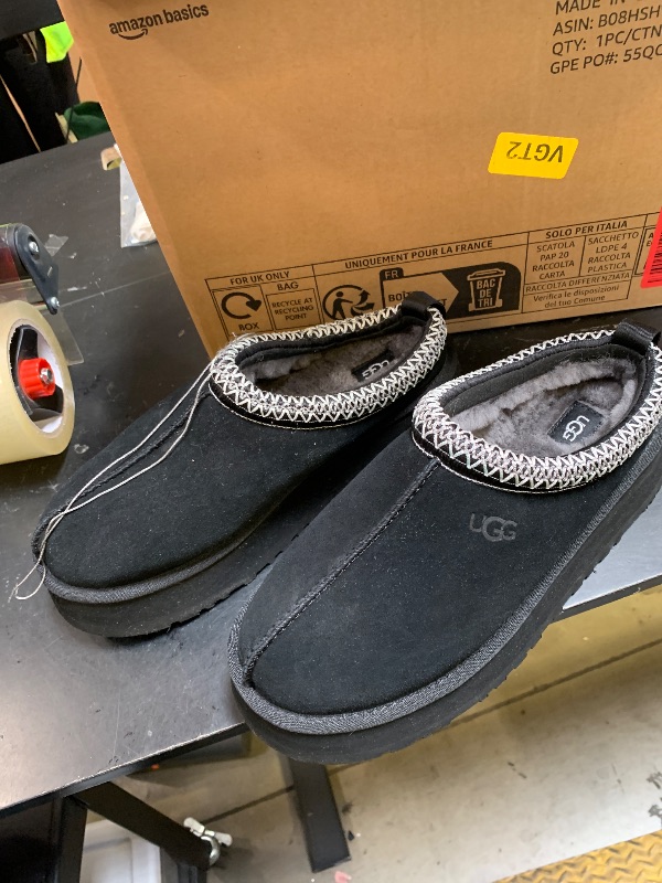Photo 1 of WOMENS UGG SLIPPERS BLACK SIZE 9