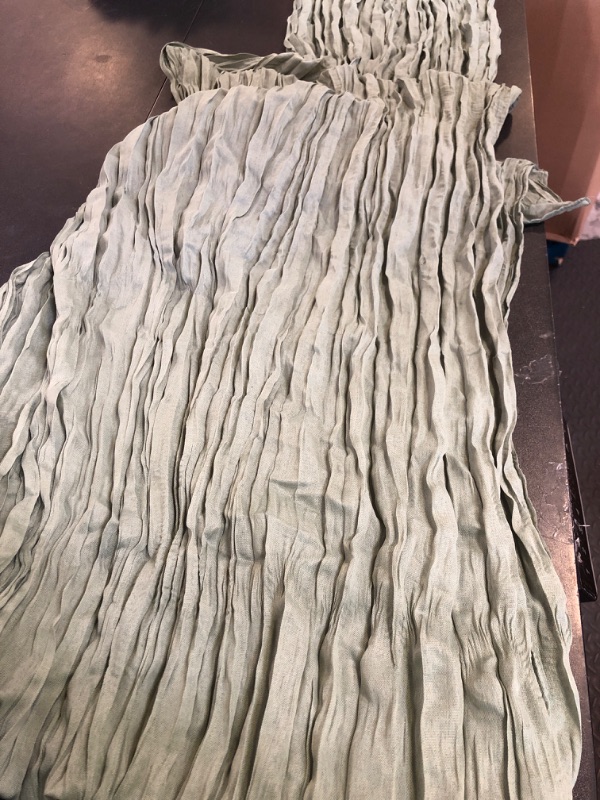 Photo 1 of green cloth