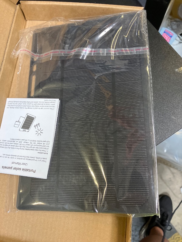 Photo 1 of Lixada Solar Panel Charger USB Port Portable High Power Paper Shaped Monocrystalline Silicon 10W Solar Panel Charger for Cell Phone Camping Riding Climbing Travel Outdoor Activity