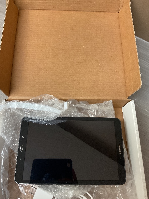 Photo 1 of Samsung Galaxy Tab A 10.1in 16GB (Wi-Fi), Black (Renewed)