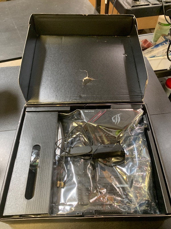 Photo 1 of Asus ROG Strix B550-F Gaming WiFi II AMD AM4 (3rd Gen Ryzen) ATX Motherboard (PCIe 4.0,WiFi 6E, 2.5Gb LAN, BIOS Flashback, HDMI 2.1, Addressable Gen 2 RGB Header and Aura Sync)