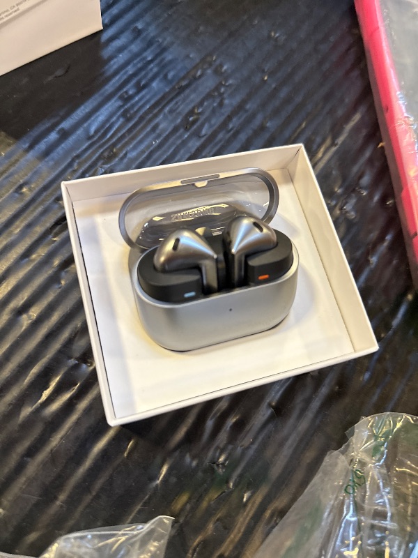Photo 1 of SAMSUNG Galaxy Buds 3 AI True Wireless Bluetooth Earbuds, Open Type Fit, Active Noise Cancellation, 360 Audio, Touch Control, Silver [US Version, Amazon Exclusive, 2Yr Warranty]