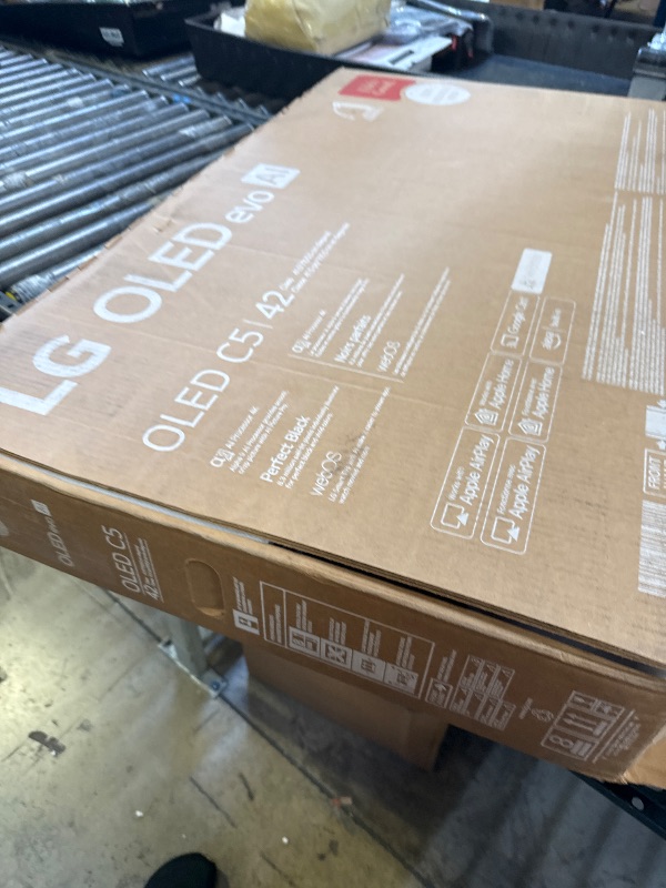 Photo 1 of LG 42-Inch Class OLED evo AI 4K C5 Series Smart TV w/Dolby Atmos, Dolby Vision, HDR10, AI Super Upscaling 4K, Filmmaker Mode, Wow Orchestra, Alexa Built-in (OLED42C5PUA, 2025)
