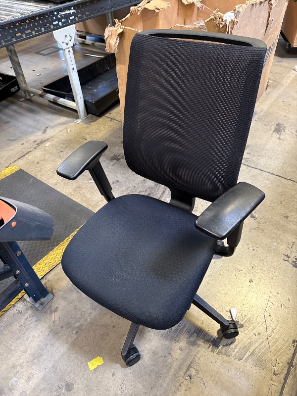 Photo 1 of Steelcase Reply Mesh Chair
