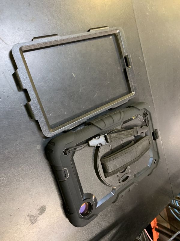 Photo 1 of TABLET CASE UNKNOWN TYPE OF TABLET