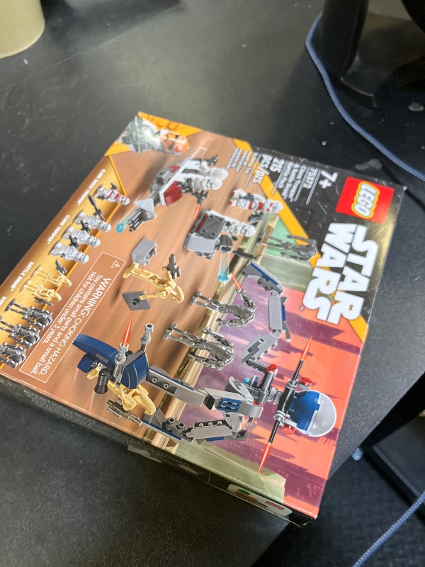 Photo 1 of LEGO Star Wars Clone Trooper & Battle Droid Battle Pack Set for Kids, Buildable Toy Speeder Bike Vehicle, Tri-Droid and Defensive Post, Collectible, Gift for Boys and Girls Aged 7 and Up, 75372