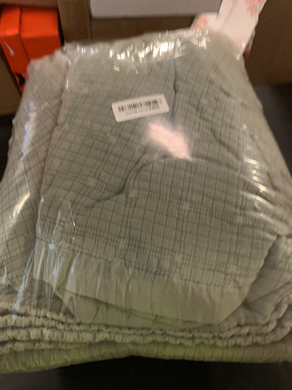 Photo 1 of EVERGRACEHOME Stonewashed Cotton Quilt Set King Size, Ultra Soft Oversized Bedspread Coverlet Set, Lightweight Crinkle Box Stitch Bedding Sets for All Season, with 2 Shams, Olive Green